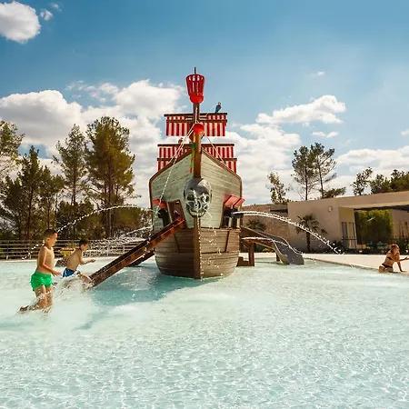 Mobile Homes Santa Marina, Lanterna Tatil parkı 5*