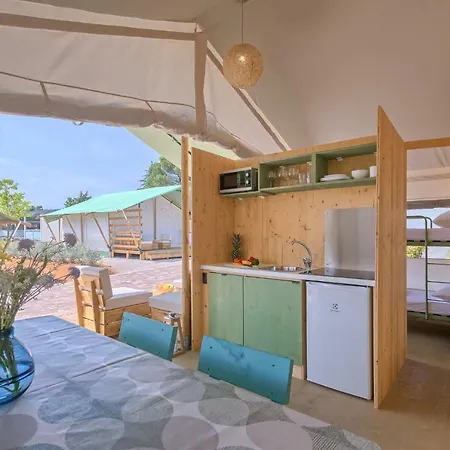 Kompleks wypoczynkowy Mobile Homes Santa Marina, Lanterna