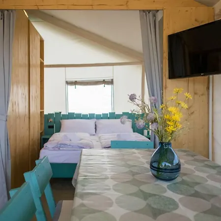 Mobile Homes Santa Marina, Lanterna