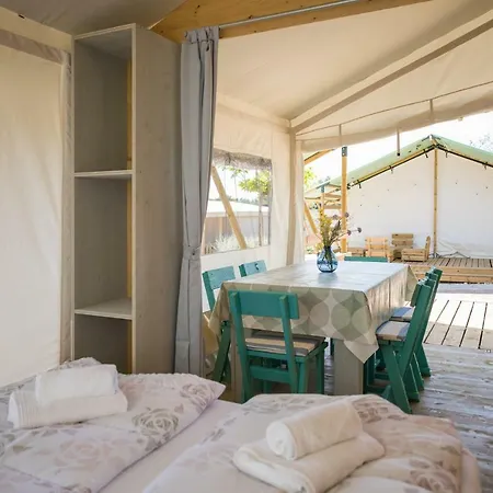 Mobile Homes Santa Marina, Lanterna