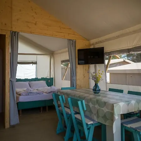 Mobile Homes Santa Marina, Lanterna Tatil parkı 5*