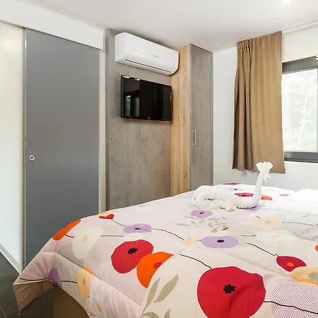 موبايل هومز كامبينغ سانتا مارينا، لانتيرنا منتزه العطل