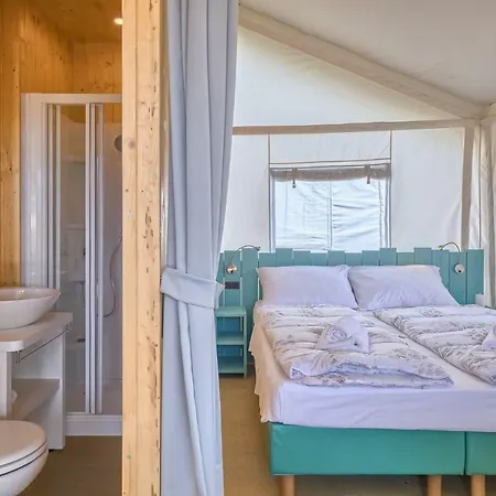 Mobile Homes Santa Marina, Lanterna 5*