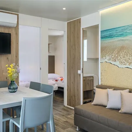 Mobile Homes Santa Marina, Lanterna 5*