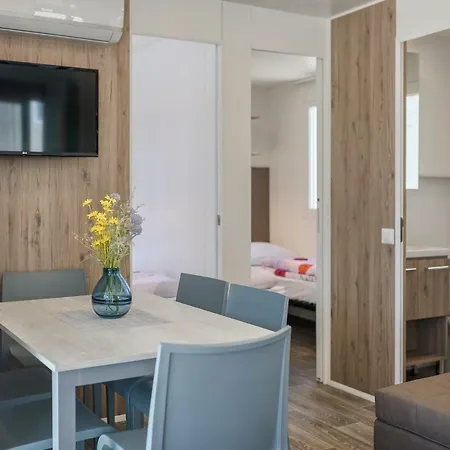 موبايل هومز كامبينغ سانتا مارينا، لانتيرنا Tar-Vabriga