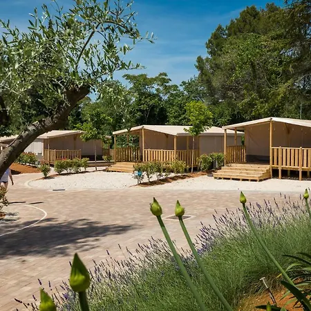 موبايل هومز كامبينغ سانتا مارينا، لانتيرنا منتزه العطل