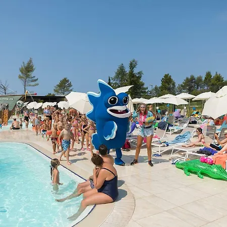 موبايل هومز كامبينغ سانتا مارينا، لانتيرنا