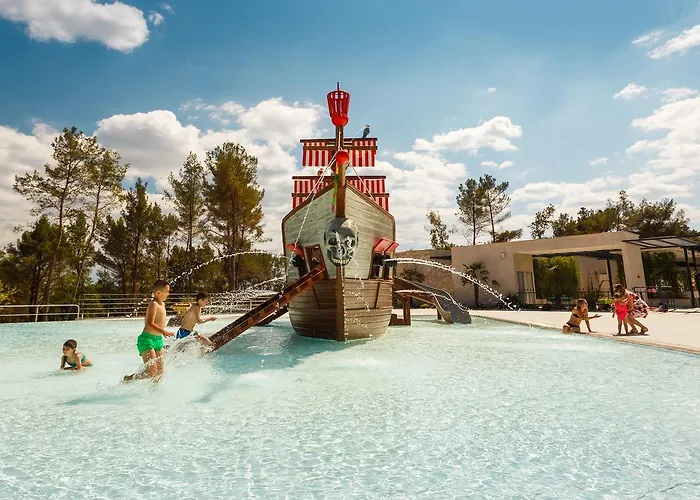 Mobile Homes Santa Marina, Lanterna Village de vacances 5*