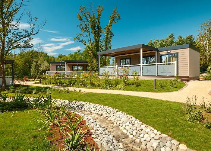 Mobile Homes Santa Marina, Lanterna Village de vacances 5*