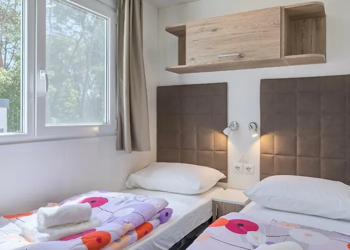 Mobile Homes Santa Marina, Lanterna Village de vacances 5*