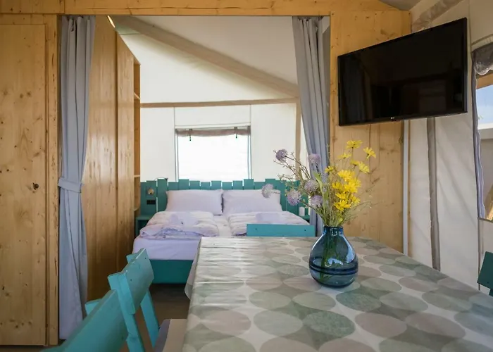 Mobile Homes Santa Marina, Lanterna