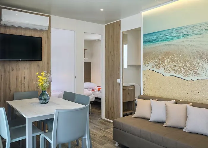 Mobile Homes Santa Marina, Lanterna 5*