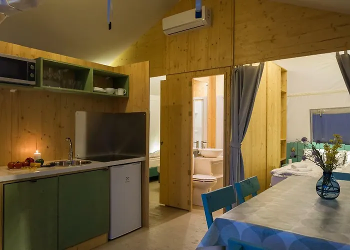 Mobile Homes Santa Marina, Lanterna 5*