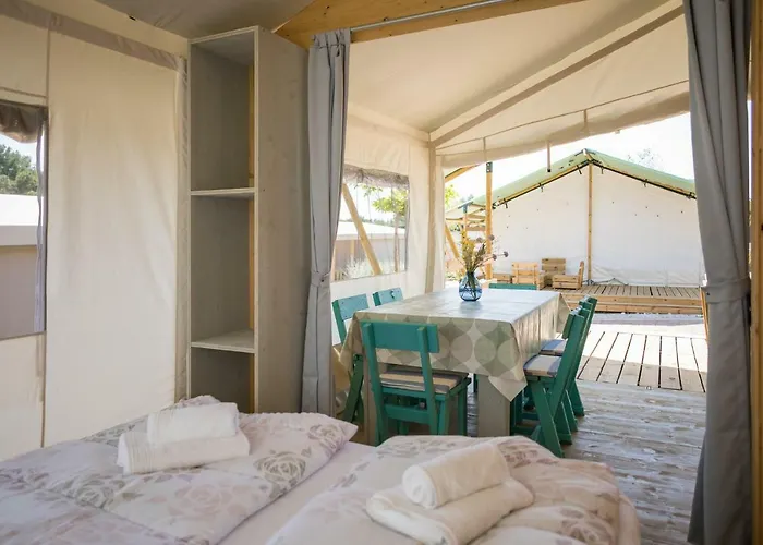 Mobile Homes Santa Marina, Lanterna