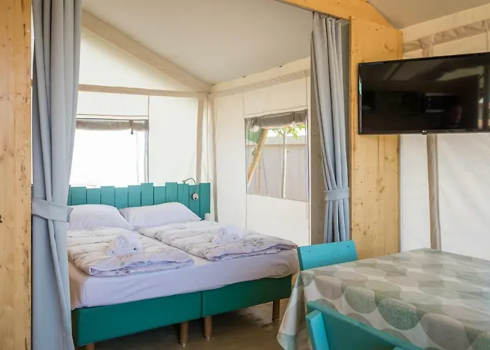 Mobile Homes Santa Marina, Lanterna