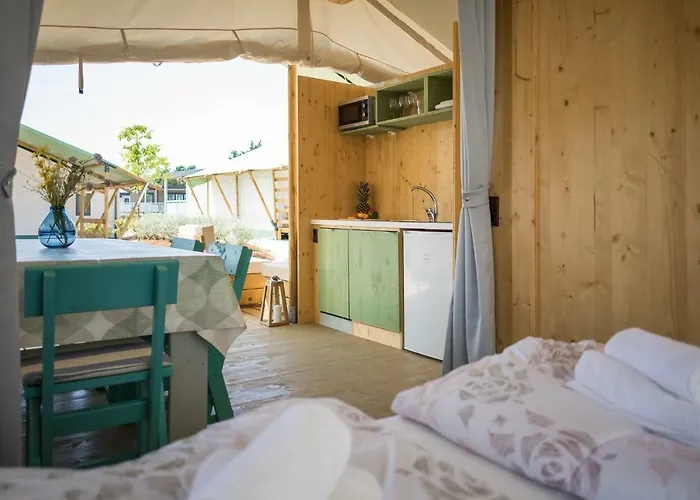 Mobile Homes Santa Marina, Lanterna